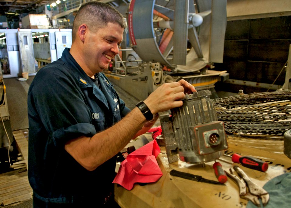 Repairing a water wash pump 120927-N-OR551-036