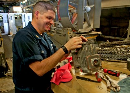 Repairing a water wash pump 120927-N-OR551-036