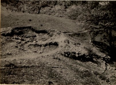 Reparierte Stellen am Hochspannungskabel im Flitscher Becken in dessen Nähe Granat Trichter. Aufgenommen am 19. Mai 16. (BildID 15475685)