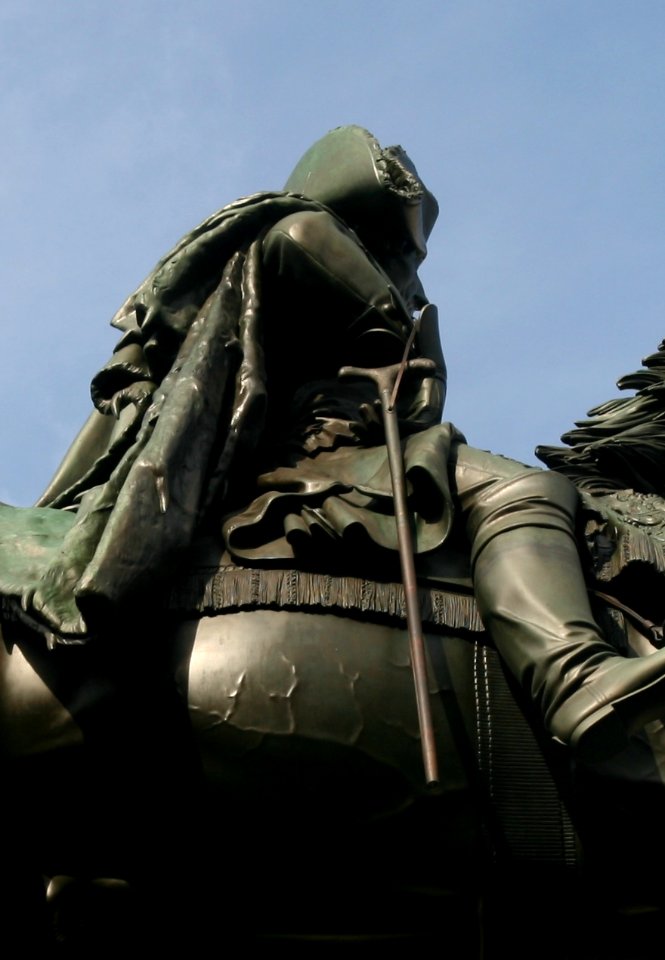 Reiterstandbild - Friedrich der Große - Südansicht ( Details - Reiter 1 )