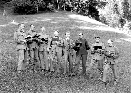 Rekonvaleszente Soldaten beim Singunterricht - CH-BAR - 3241420