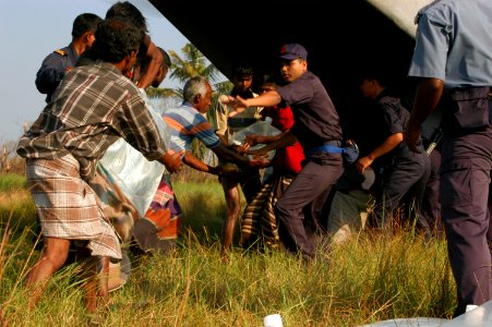 Relief Efforts DVIDS72817