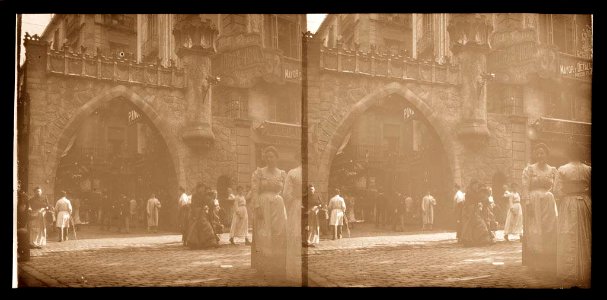 Reproducció de l'antic portal de Portaferrissa a les festes de la Mercè (AFCEC BORDAS X 056)