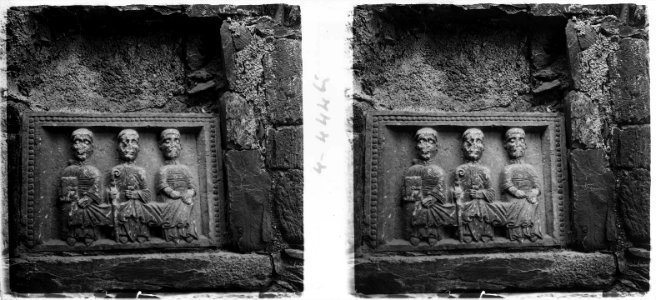 Relleu d ' un mur del monestir de Sant Quirze a Colera