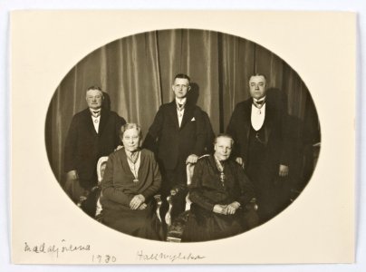 Reprofoto. Gruppbild. Tjänstefolket. Pro Patria-medaljörerna - Hallwylska museet - 86991