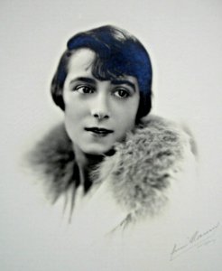 Renée Devillers - photographie Henri Manuel