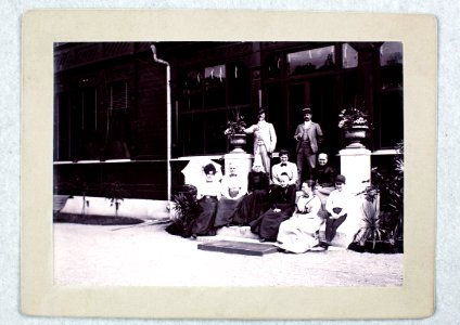 Reprofotografier av porträtt, till utställningen Huset som tiden glömde - Hallwylska museet - 87790 photo