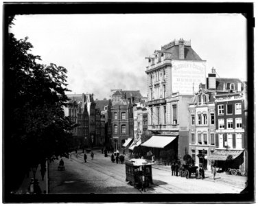 Rembrandtplein 1-11 en 17-19 (vlnr) Jacob Olie (max res)