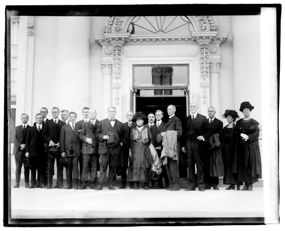 Republican group at White House LCCN2016829028