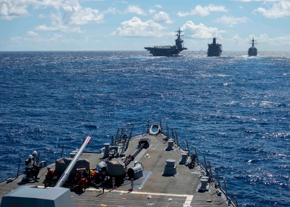 Replenishment at sea 140904-N-KB426-020