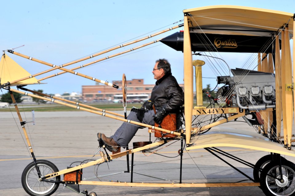 Replica Curtis bi-plane lands at Naval Station Norfolk DVIDS336942
