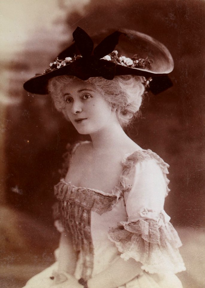 Renée Desprez, btv1b85969549-p040, 4