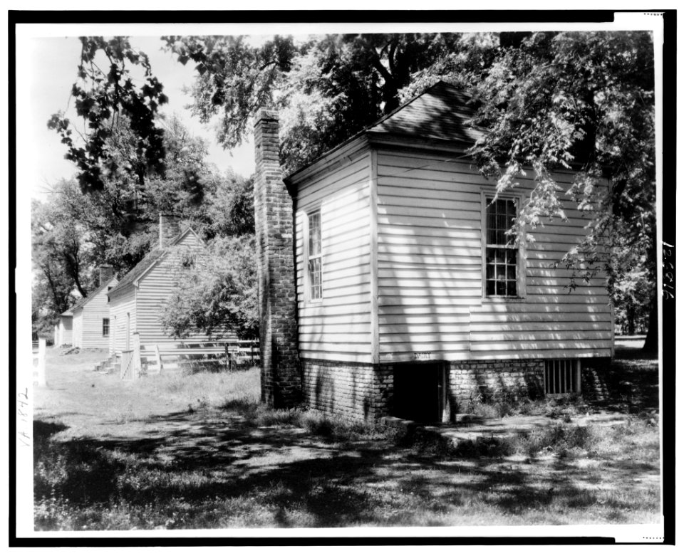Residence, cabin, on James River, Tuckahoe Plantation, Goochland County, Virginia LCCN00651247