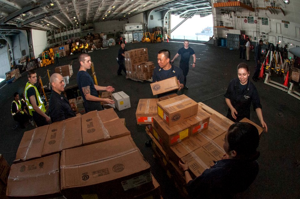 Replenishment at sea aboard USS George Washington 150714-N-YD641-086