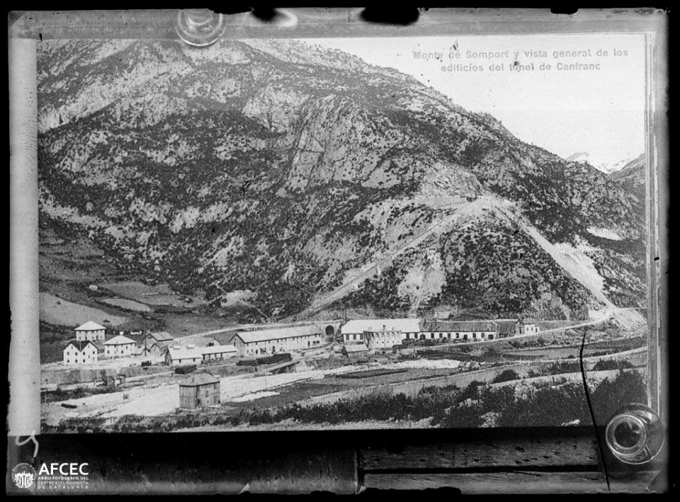 Reproducció d'una postal de Canfranc
