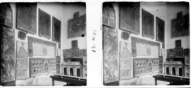 Retaules conservats a una sala del museu diocesà de Lleida