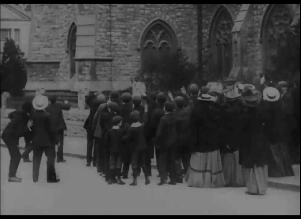 Rescued in Mid Air (1906) screenshot 1