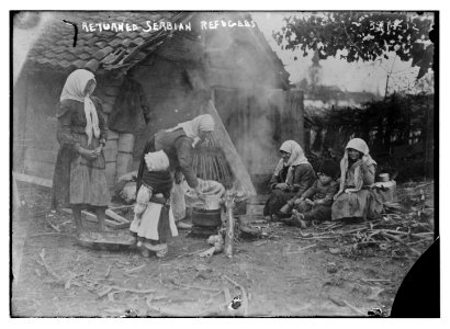 Returned Serbian refugees LCCN2014702751
