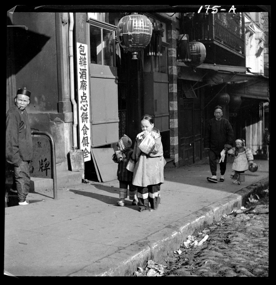 Returning home, Chinatown, San Francisco LOC agc.7a08994