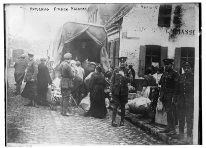 Returning French Refugees LCCN2014708375