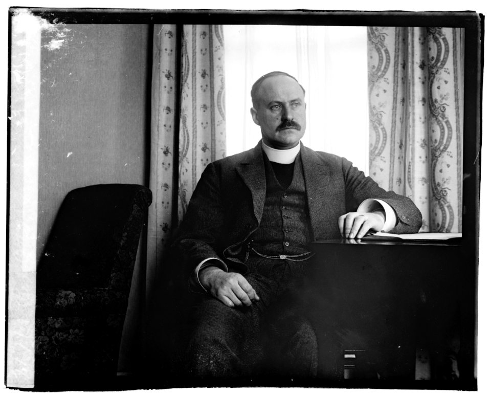 Rev. J.A.H. Irwin LCCN2016827587