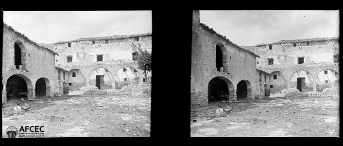 Restes del monestir de Santa Maria a la Pobla de Lillet
