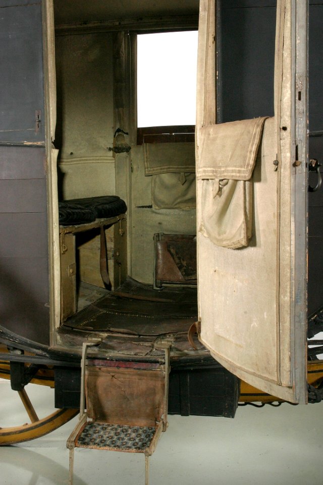 Resvagn coach, klädsel - Livrustkammaren - 13902