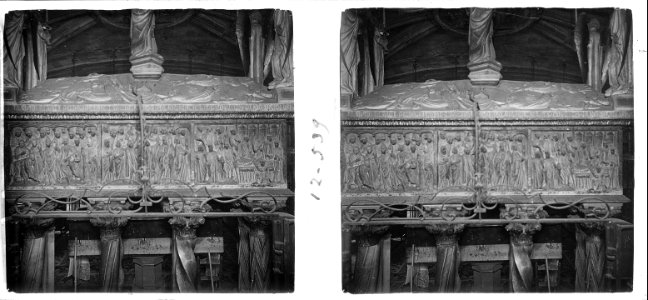 Revers de l ' altar de la cripta de Santa Eulàlia a la catedral de Barcelona
