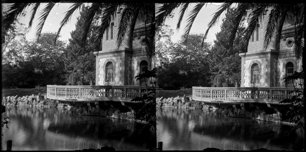 Restaurant sobre el llac del parc de la Ciutadella