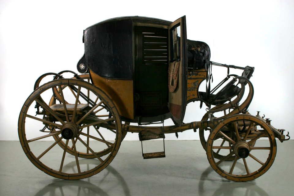Resvagn kupé, höger sida m öppen dörr - Livrustkammaren - 39590