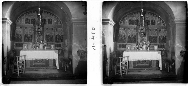 Retaule de pedra a l ' interior de l'església de Sant Salvador de Balaguer