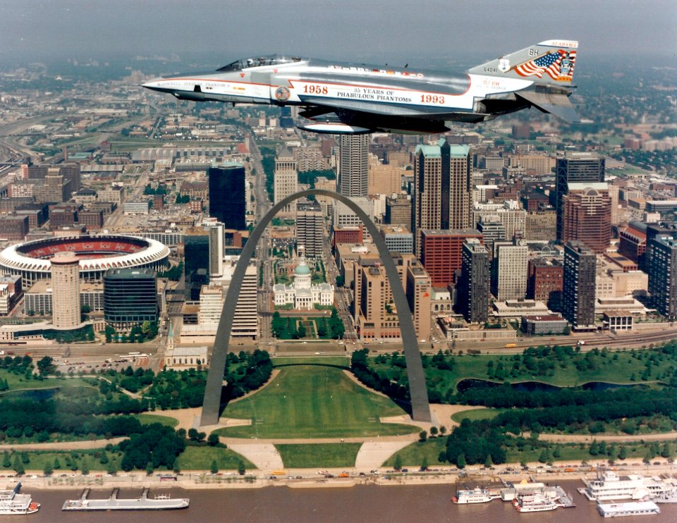 RF-4C Phantom of Alabama ANG over St. Louis 1993