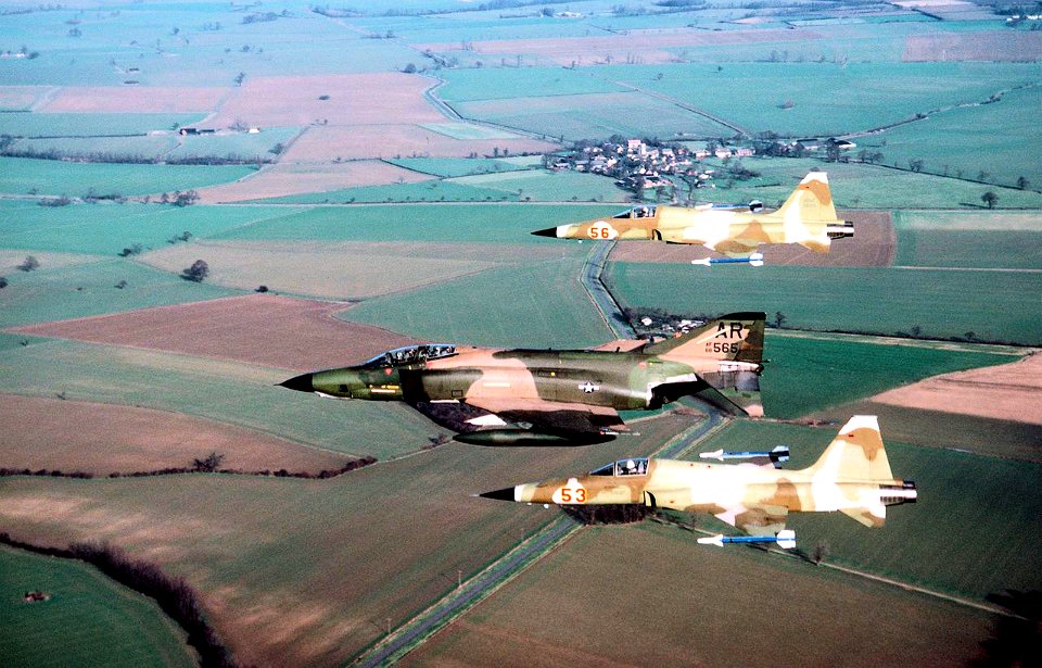 RF4C and 2 F-5Es 1980