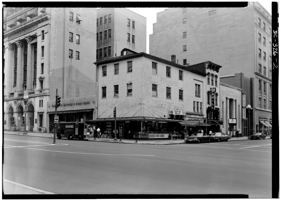 Rhodes-tavern-corner