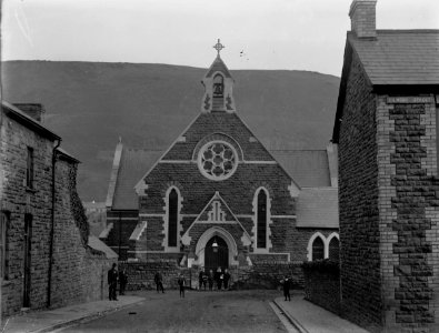 Rhondda, St Andrews Church, Llwynypia (4641736)