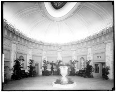 RIALTO THEATRE. LOBBY LCCN2016861716