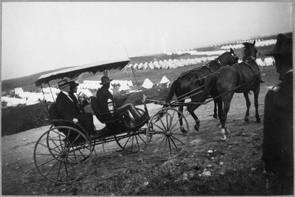 Review of troops by Secretary of War. Camp Wikoff, New York, 1898 - NARA - 530698