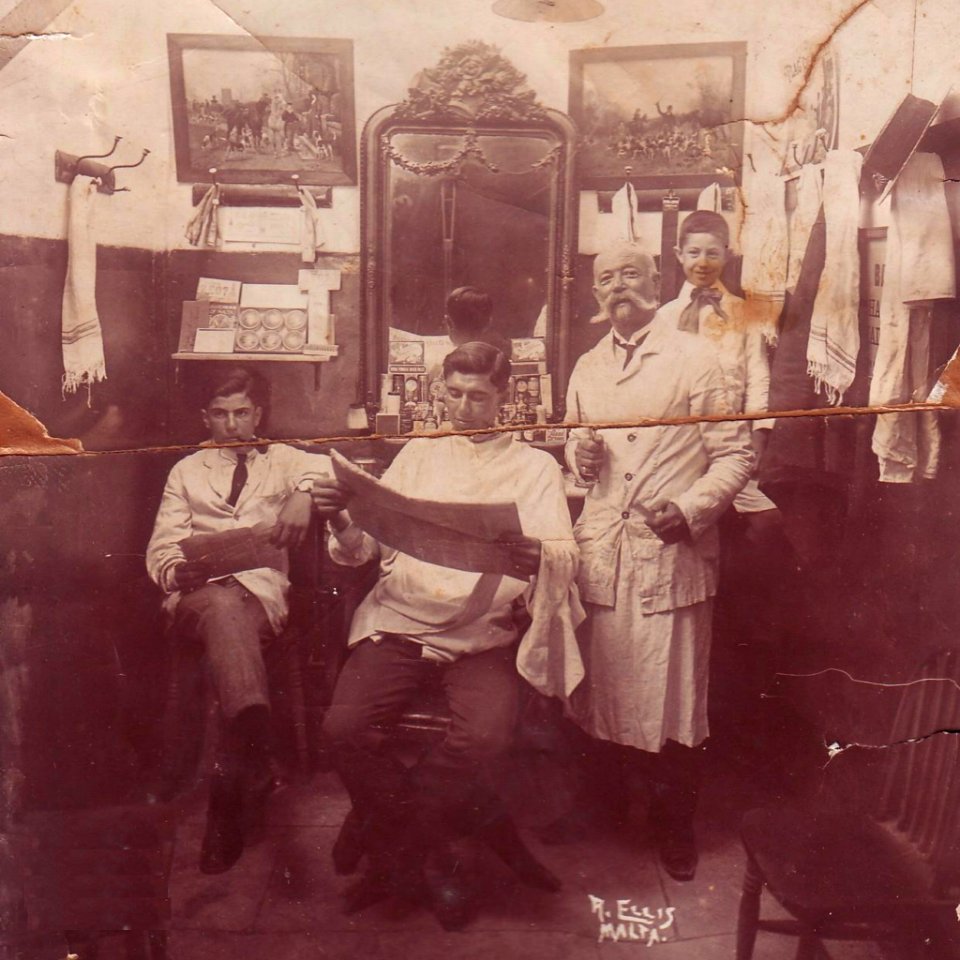 Richard Ellis, Cannavò barber shop