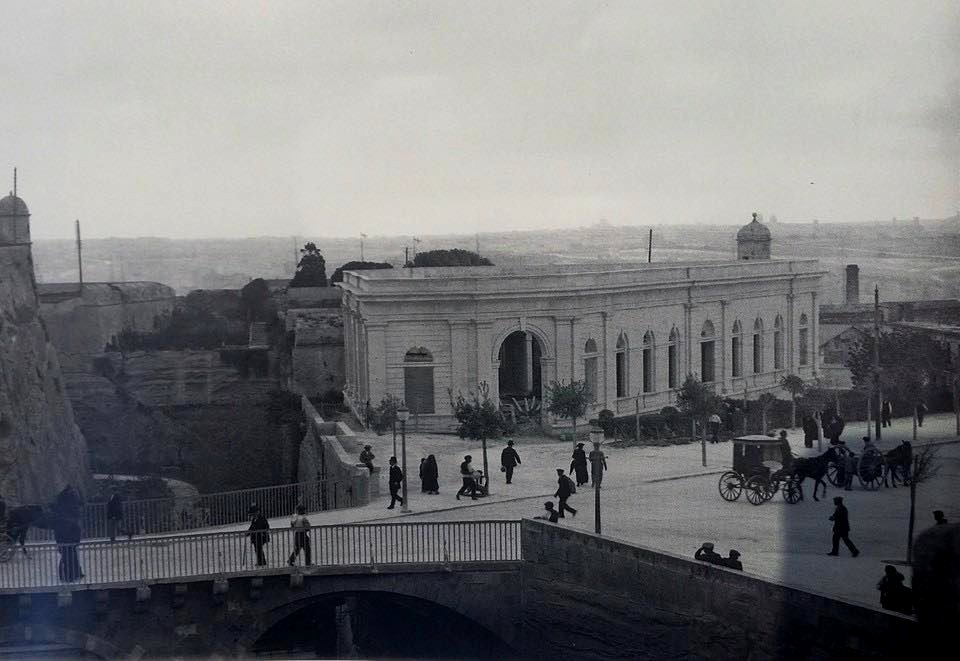 Richard Ellis, Downs and Johnson's Motor Garage at Porta Reale