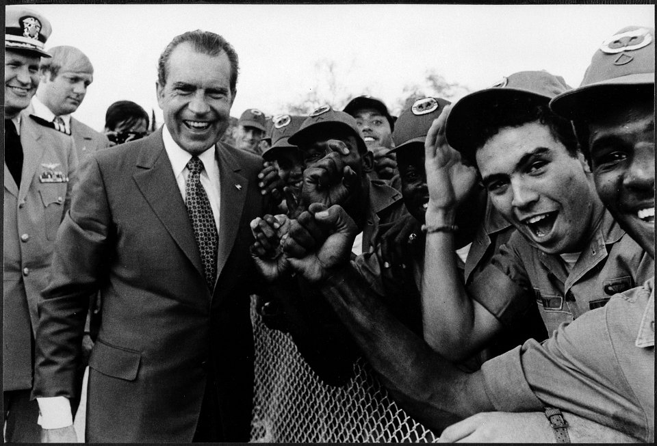 Richard M. Nixon with armed forces personnel - NARA - 194444