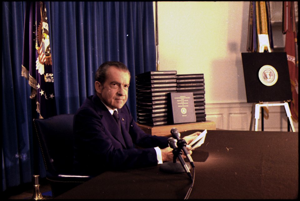 Richard M. Nixon press conference releasing the transcripts of the White House tapes. - NARA - 194576