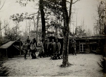 Rgts.Stab des I.R.Nro.40 cca. 3 km südlich Malin. Aufgenommen am 18. November 1915. (BildID 15540713)
