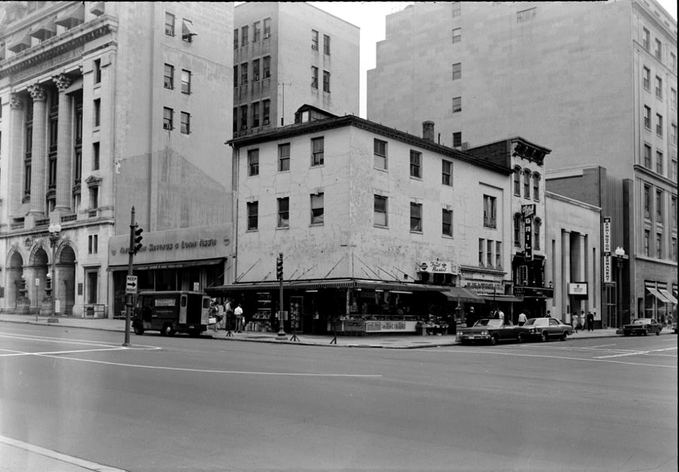 Rhodes-tavern-corner