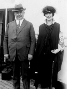 Rich'd (i.e. Richard) Enright and wife LCCN2014714792 (cropped)