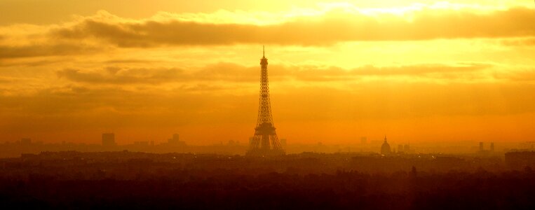 Cut twilight paris photo