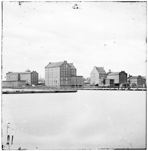 Richmond, Virginia. Woolen factories and pontoon bridge LOC cwpb.02914