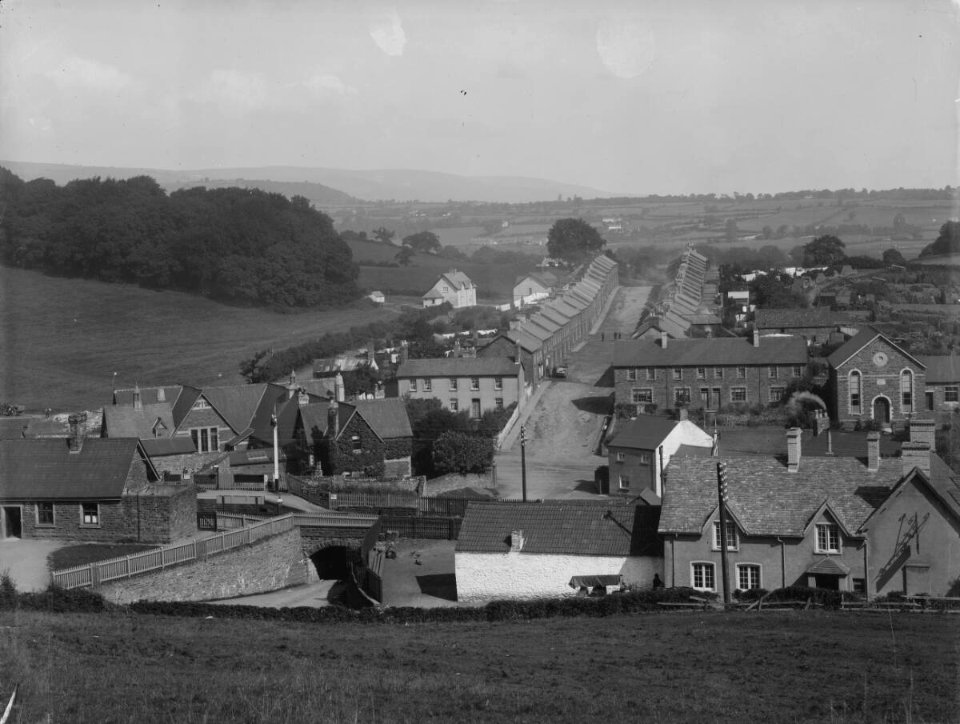 Rhiwderin, nr Newport (4785878)