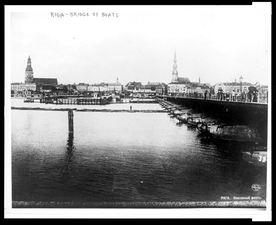 Riga - bridge of boats LCCN2005677315