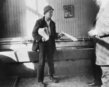 Riis, Jacob A. - Zeitungsjunge in dem Mietshaus auf der Duane Street (Zeno Fotografie)