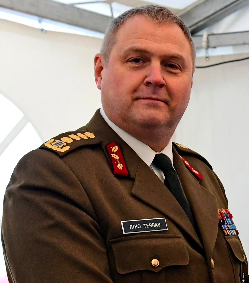 Riho Terras and Daniel Gillen 170223-N-VK873-317 (33017196591) (cropped2)